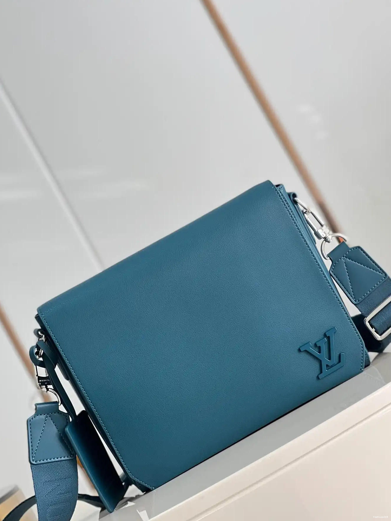 LOUIS VUITTON NEW MESSEAGE 0418